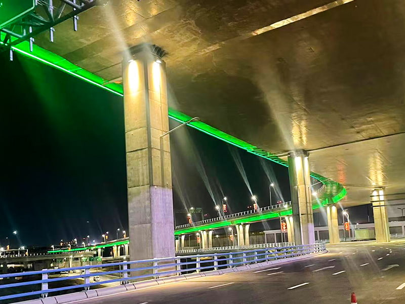 مطار أورومتشي، شينجيانغ
